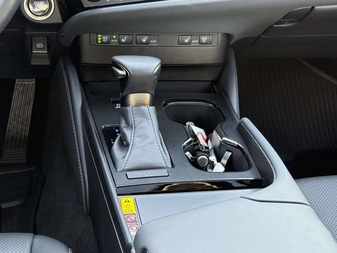 Used 2025 Lexus ES 350 w/ Premium Package FWD image 19