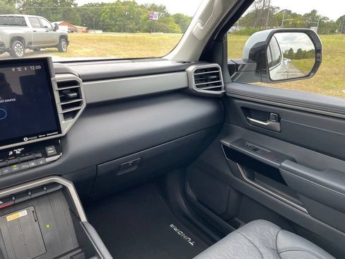 Used 2024 Toyota Tundra Limited w/ Power Package AWD/4WD image 33