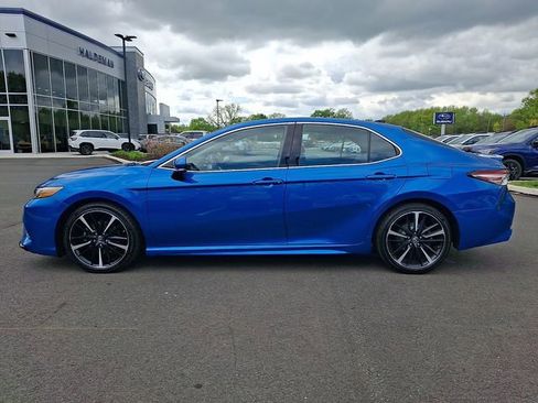 Used 2019 Toyota Camry XSE FWD image 4
