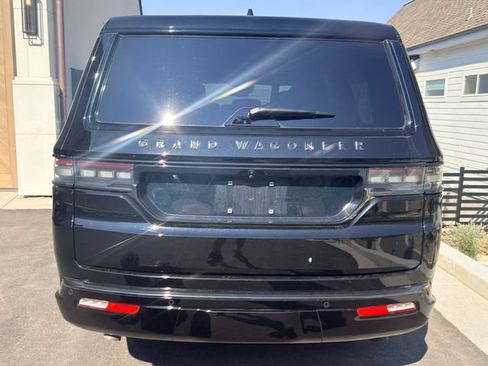 Used 2025 Jeep Grand Wagoneer L Series III w/ Rear Seat Video Group 1 AWD/4WD image 4
