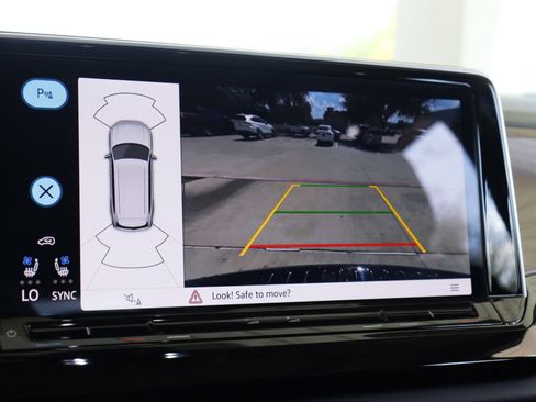 Certified 2026 Volkswagen Atlas SE FWD image 16