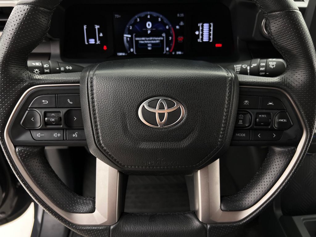 Used 2025 Toyota 4Runner SR5 AWD/4WD image 16