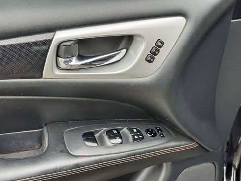 Used 2020 Nissan Pathfinder SL AWD/4WD image 18