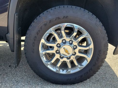 Used 2024 Chevrolet Silverado 2500 LTZ w/ LTZ Plus Package image 5