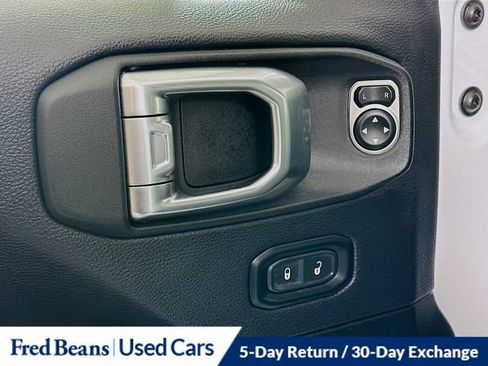 Used 2025 Jeep Wrangler Unlimited Sahara AWD/4WD image 18