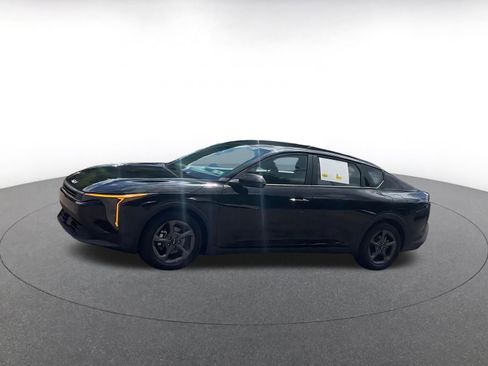 Used 2025 Kia K4 FWD image 8