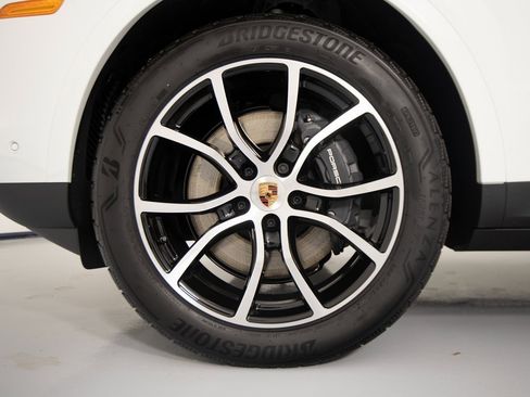 New 2026 Porsche Cayenne image 9