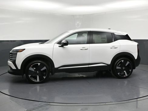 New 2026 Nissan Kicks SR w/ SR Premium Package AWD/4WD image 2