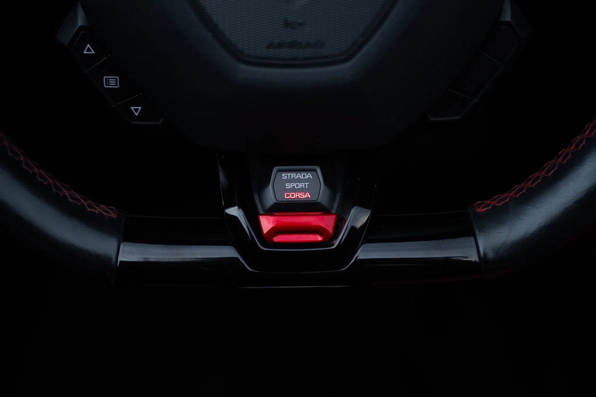Used 2021 Lamborghini Huracan EVO RWD image 11