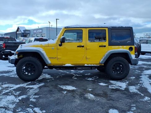 Used 2011 Jeep Wrangler Unlimited Sport image 6