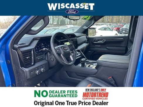 Used 2024 GMC Sierra 1500 AT4 w/ Technology Package image 4