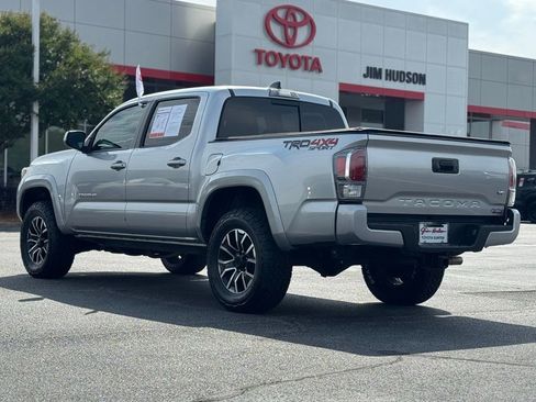 Used 2022 Toyota Tacoma TRD Sport AWD/4WD image 9