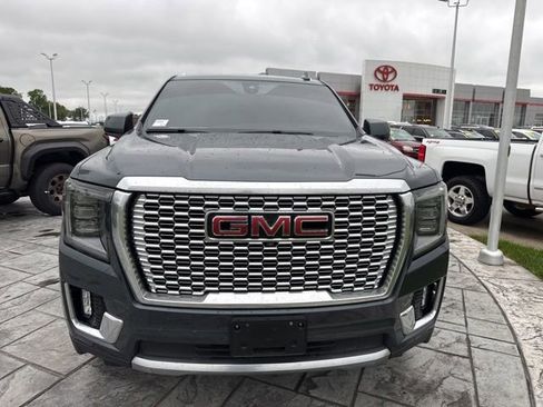 Used 2021 GMC Yukon Denali w/ Denali Premium Package AWD/4WD image 14