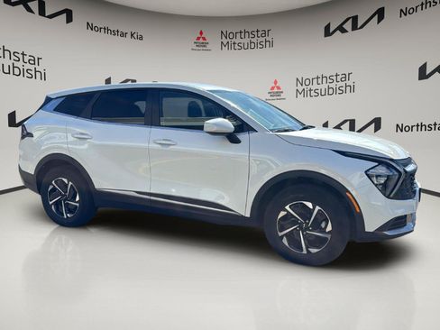 Used 2023 Kia Sportage LX AWD/4WD image 9
