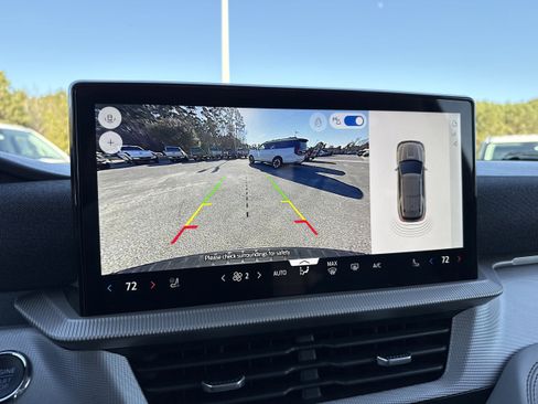 Used 2025 Ford Explorer Active w/ Active Comfort Package image 17