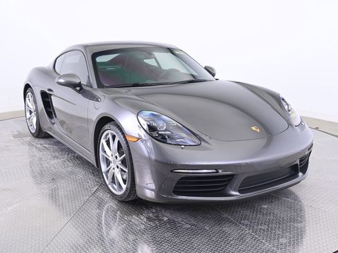 Certified 2024 Porsche 718 Cayman image 9