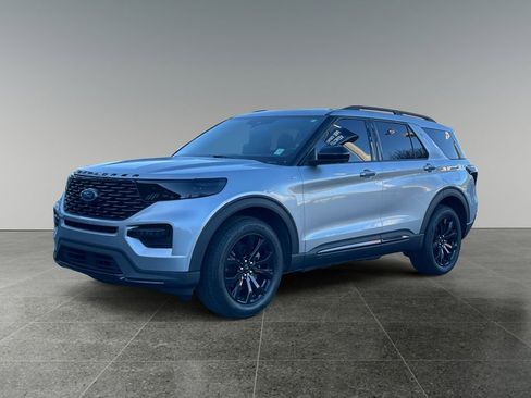 Used 2023 Ford Explorer ST-Line AWD/4WD image 4
