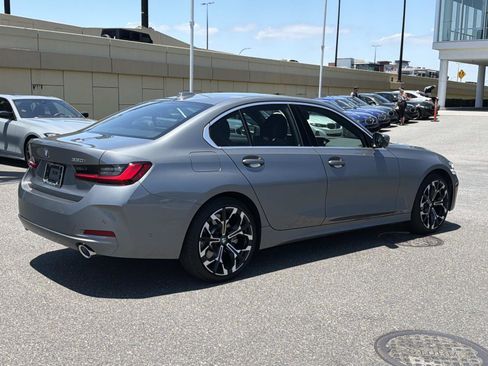Used 2025 BMW 330i Sedan RWD image 3