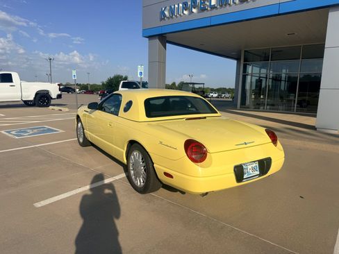 Used 2002 Ford Thunderbird RWD image 8