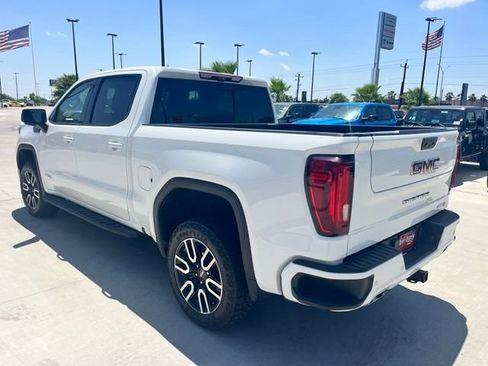 Used 2023 GMC Sierra 1500 AT4 w/ AT4 Premium Package AWD/4WD image 4