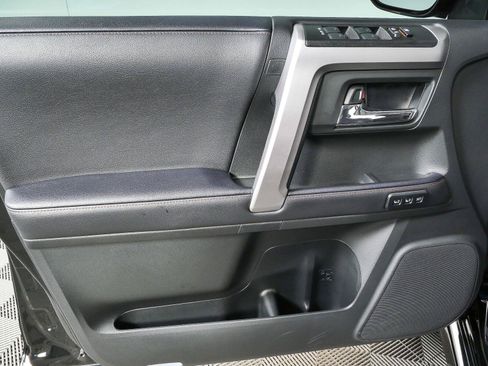 Used 2022 Toyota 4Runner Limited RWD image 6