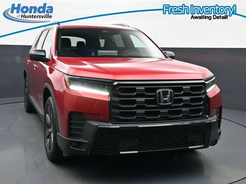 Used 2026 Honda Pilot Sport image 3