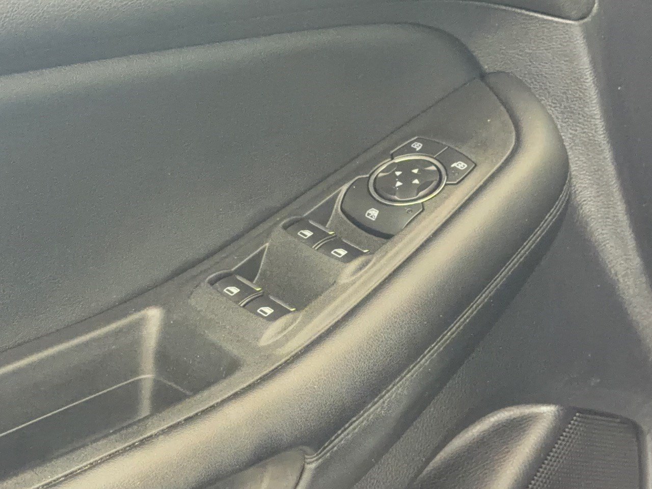 Used 2021 Ford Edge SEL w/ Convenience Package AWD/4WD image 15