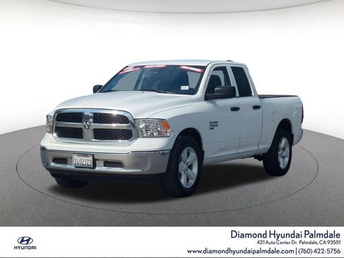 Used 2024 RAM 1500 Classic SLT AWD/4WD image 3