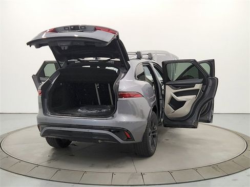 Used 2025 Jaguar F-PACE R-Dynamic S image 14