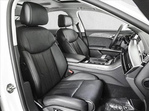 Used 2022 Audi A8 L 3.0T image 22