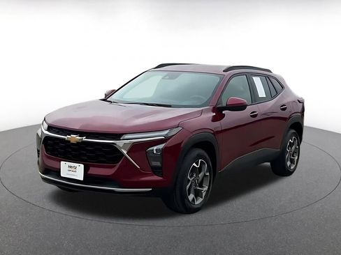 Used 2025 Chevrolet Trax LT image 7