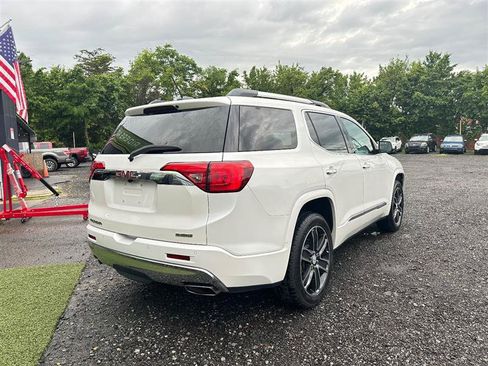 Used 2017 GMC Acadia Denali w/ Technology Package FWD image 5