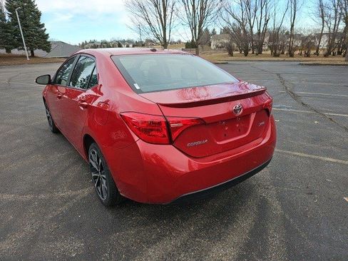 Used 2019 Toyota Corolla XLE image 3