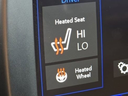 Used 2023 Jeep Renegade Latitude w/ Premium Group image 12