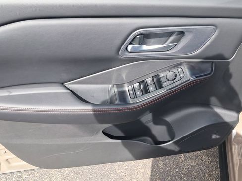 New 2026 Nissan Rogue SV AWD/4WD image 11