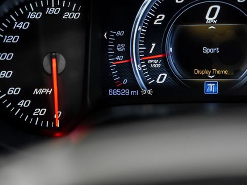 Used 2019 Chevrolet Corvette Stingray Coupe w/ Carbon Flash Badge Package image 39