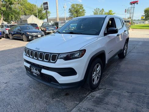 Used 2023 Jeep Compass Sport AWD/4WD image 4