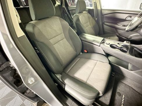 Certified 2026 Nissan Rogue SV AWD/4WD image 22