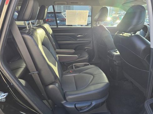 Certified 2025 Toyota Grand Highlander XLE image 12
