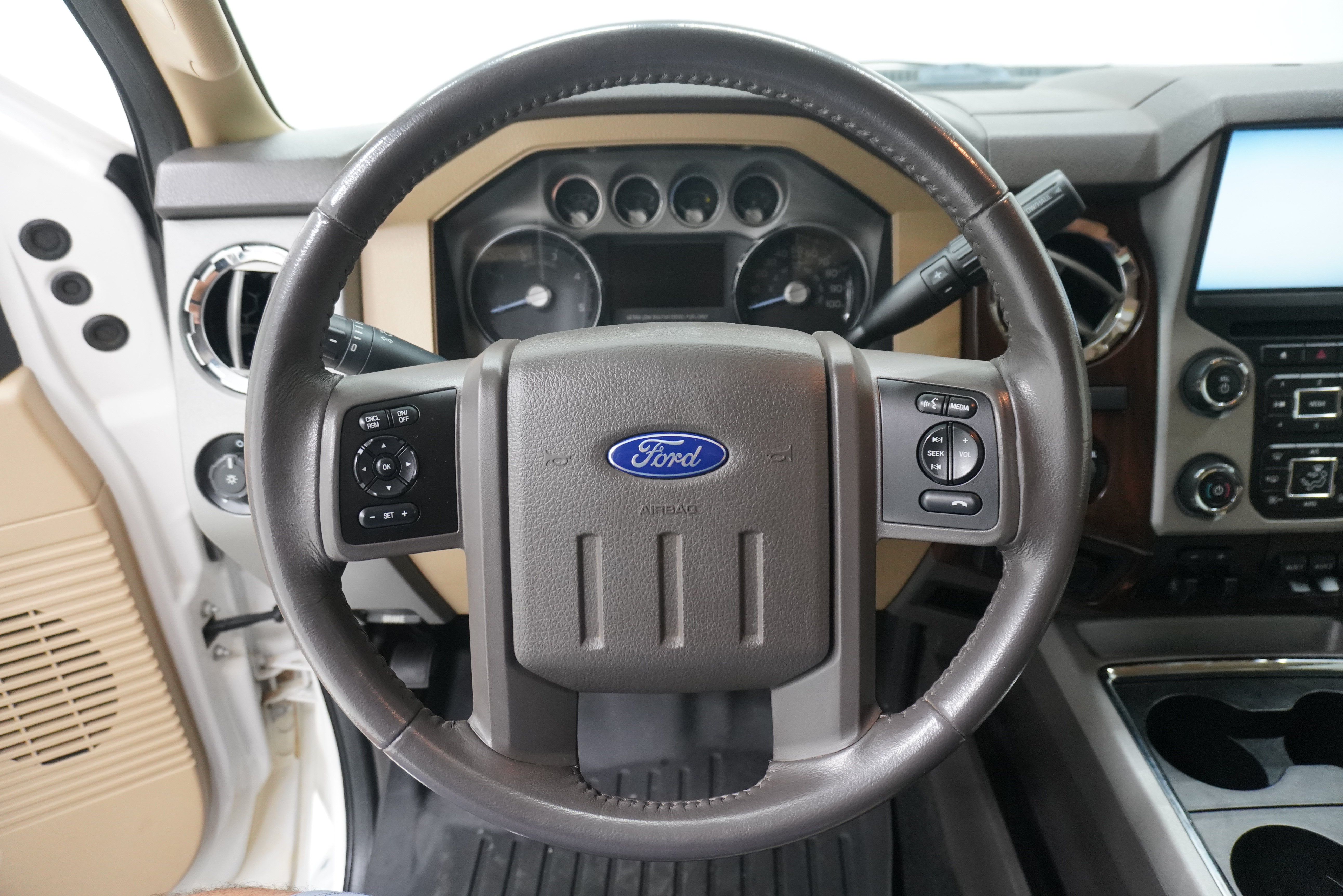 Used 2016 Ford F350 Lariat w/ Lariat Interior Package AWD/4WD image 16