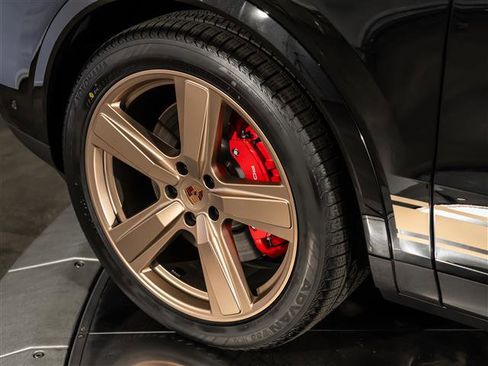 New 2026 Porsche Cayenne S image 17