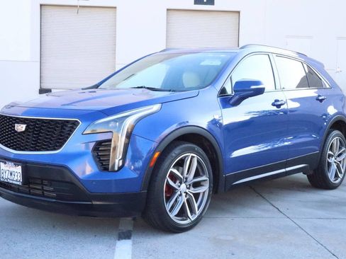 Used 2021 Cadillac XT4 Sport image 2