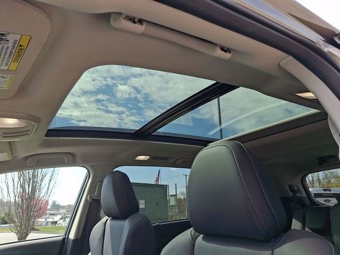 Certified 2025 Subaru Ascent Limited AWD/4WD image 17