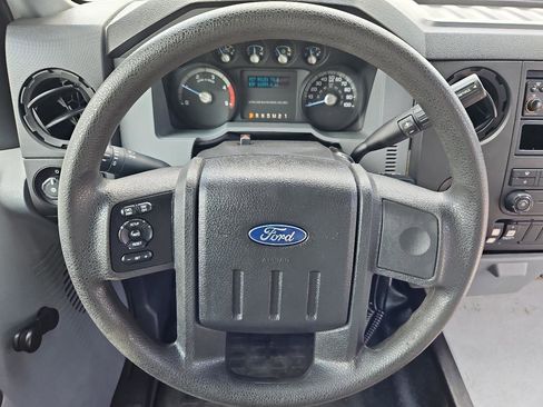 Used 2016 Ford F550 2WD Regular Cab Super Duty image 37