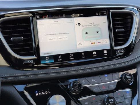 New 2026 Chrysler Pacifica Select image 32