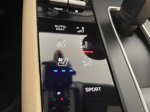Certified 2026 Porsche Macan AWD/4WD image 23