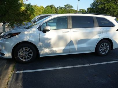Used 2025 Toyota Sienna XLE w/ XLE Plus Package