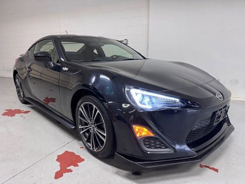 Used 2014 Scion FR-S image 1