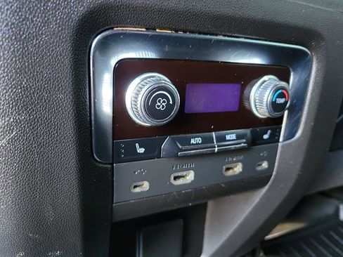 Used 2021 GMC Yukon XL Denali w/ Denali Premium Package image 11