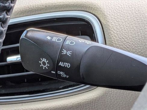 Used 2016 Toyota Prius Four FWD image 11